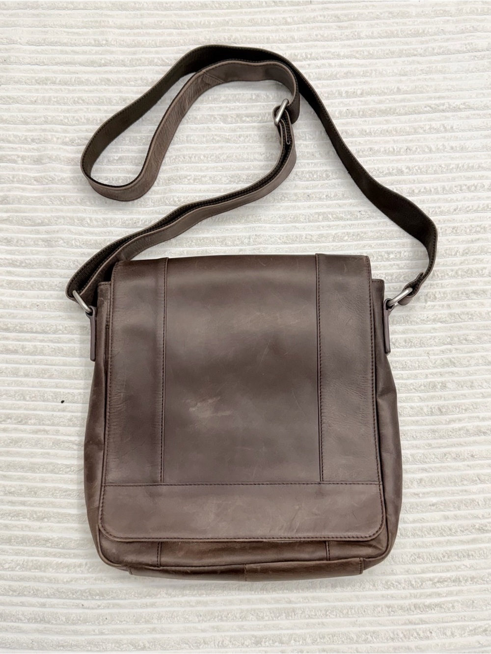 Danier Rustic Brown Leather Messenger Bag